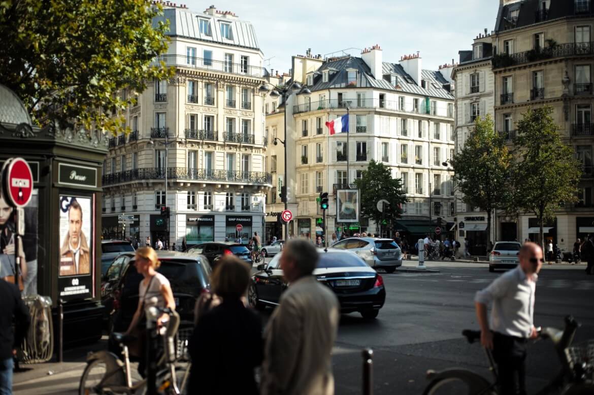 accessibilité voirie, l'espace publique, rue avec foule