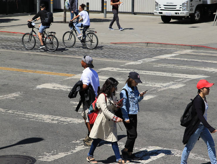 Quelle place pour les carrefours à feux dans une ville des mobilités actives ?